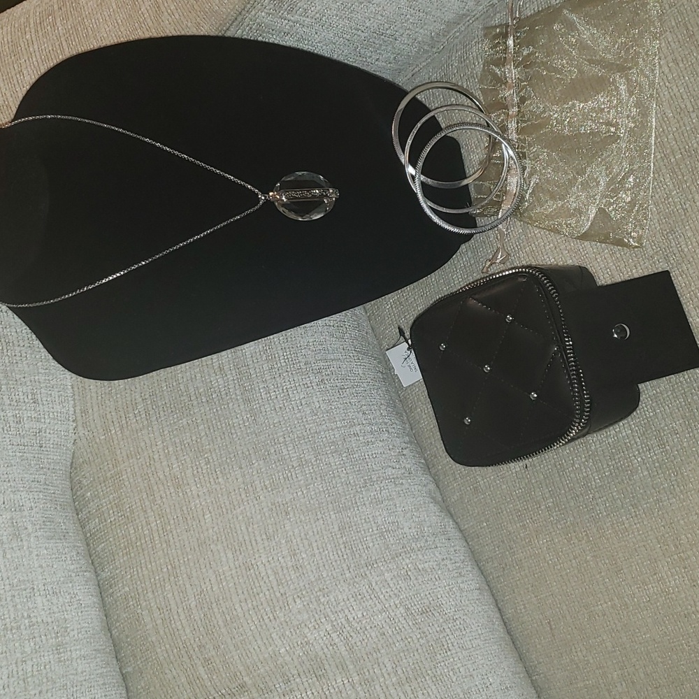 CHICOS New Necklace, 3 Bracelets & WHBM Mini Jewerly Box 🎁 - Picture 11 of 17